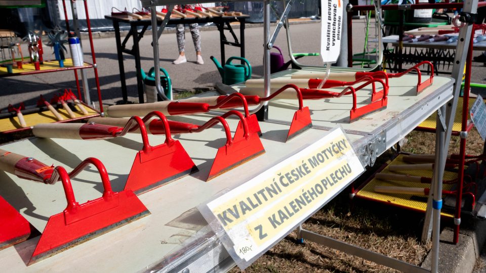 Vystavené motyky na festivalu Země živitelka