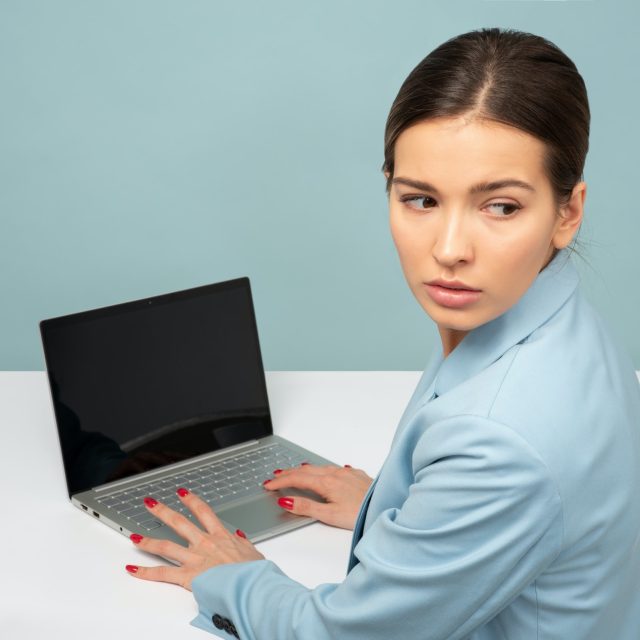 Internetových podvodů podle policistů v poslední době přibývá  (ilustrační foto) | foto: Fotobanka Unsplash