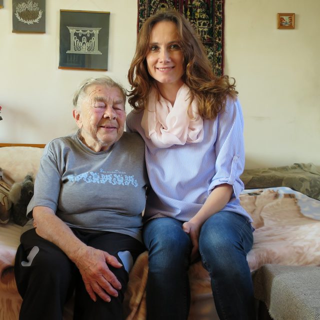 MUDr. Irena Mojžíšová se sociální pracovnicí Markétou Ratkošovou | foto: Jitka Slezáková,  Český rozhlas