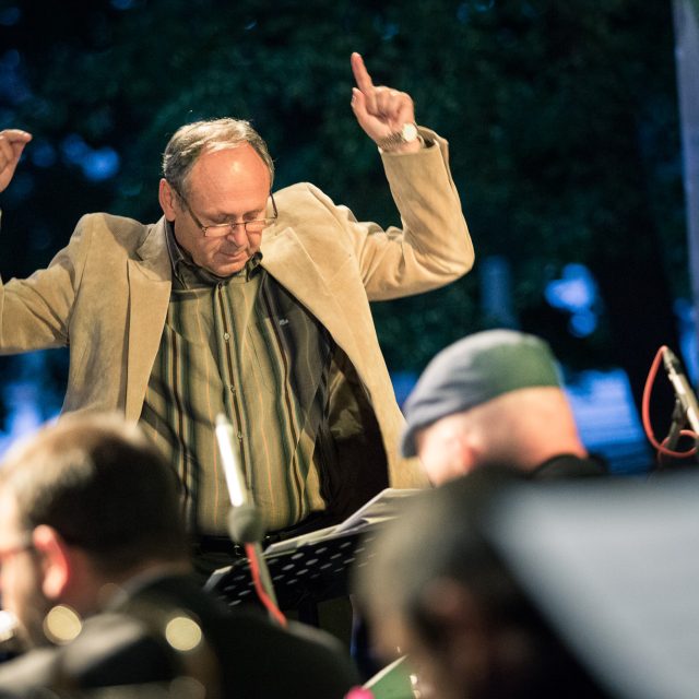 Dirigent Vlado Valovič na koncertě Rozhlasového bigbandu Gustava Broma,  2015 | foto: Khalil Baalbaki,  Český rozhlas