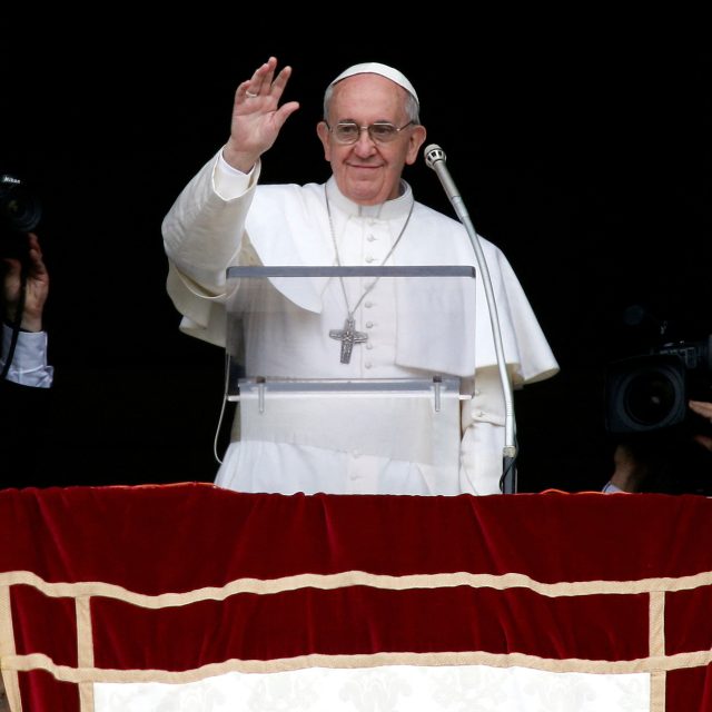 Papež František po svém zvolení 17. března 2013 | foto:  TONY GENTILE,  Reuters