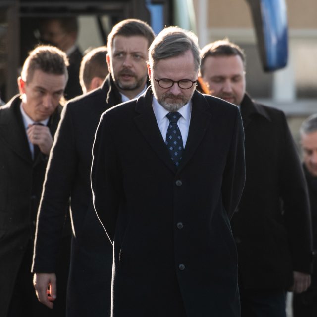 Sahat lidem na peníze je politicky vždy bolestivé | foto: René Volfík,  iROZHLAS.cz
