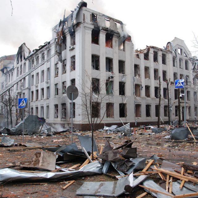 Národní univerzita v Charkově zasažená při ostřelování centra východoukrajinského města Charkov | foto: Reuters