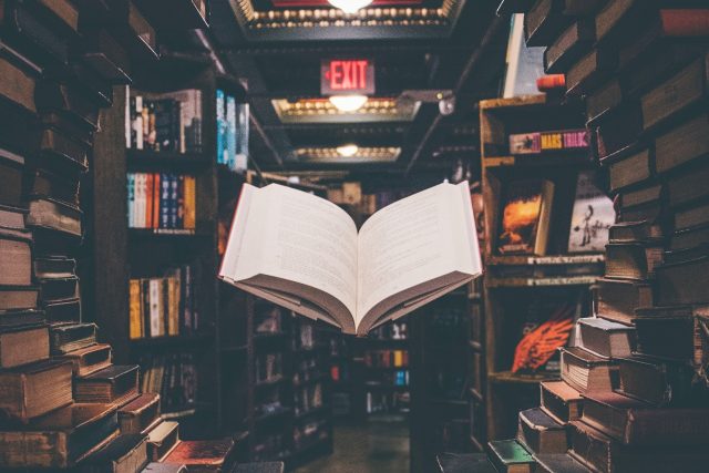 Víte,  kdo je nejúspěšnějším českým autorem?  | foto: Fotobanka Unsplash