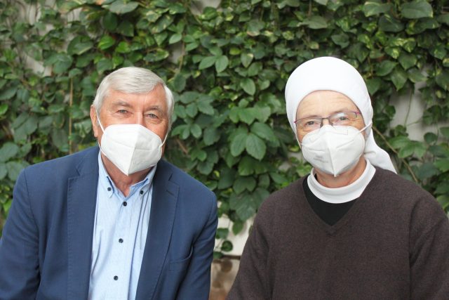 prof. MUDr. Vladimír Komárek a sestra Angelika | foto: Elena Horálková,  Český rozhlas,  Český rozhlas