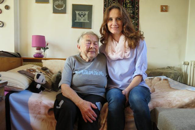 MUDr. Irena Mojžíšová se sociální pracovnicí Markétou Ratkošovou | foto: Jitka Slezáková,  Český rozhlas