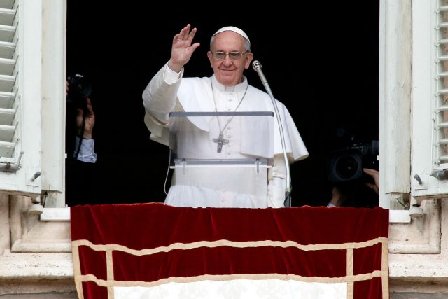 Papež František po svém zvolení 17. března 2013 | foto:  TONY GENTILE,  Reuters